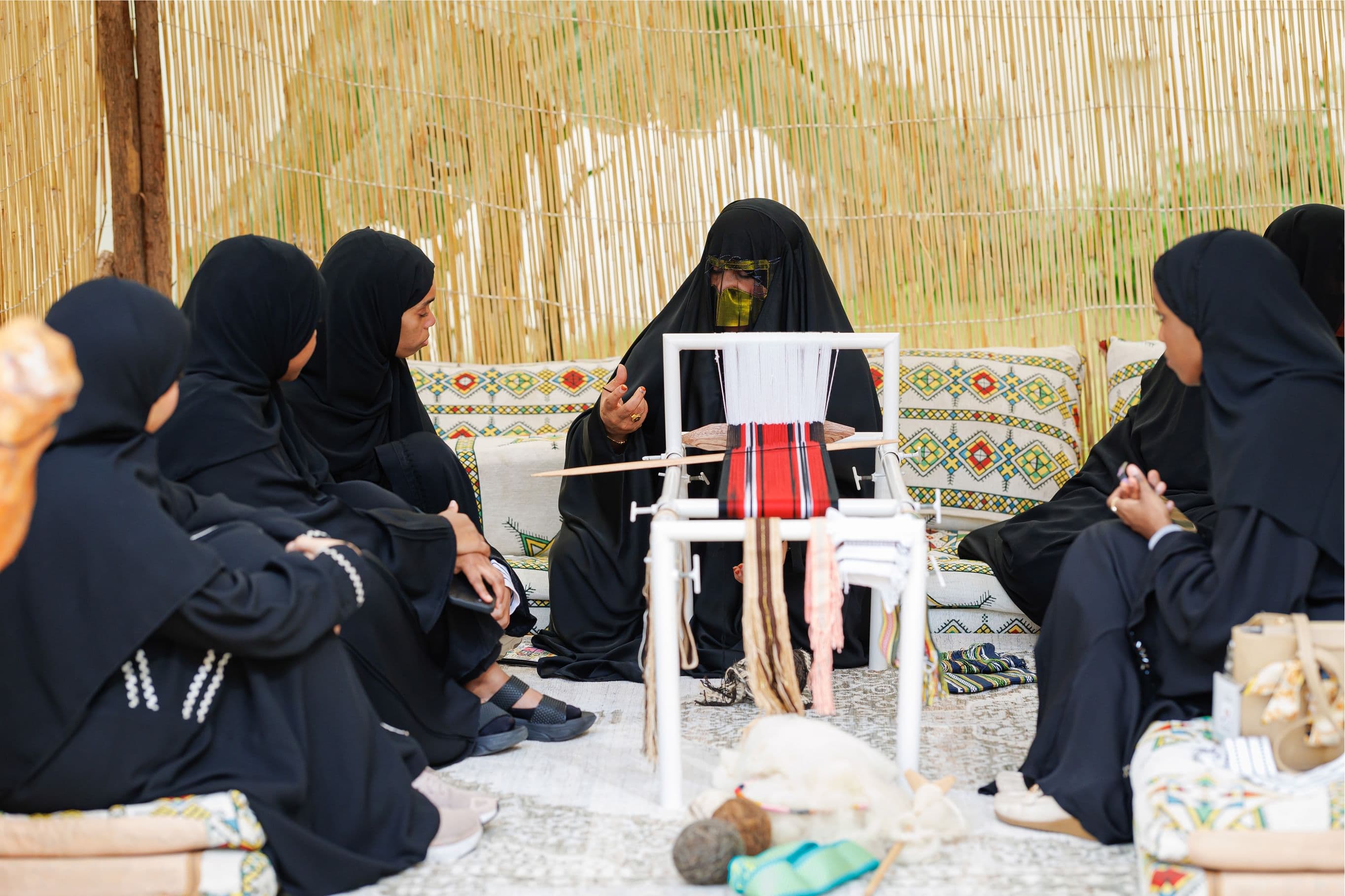 جامعة محمد بن زايد للعلوم الإنسانية تنظّم منتدى التراث الأول للحرف الإماراتية