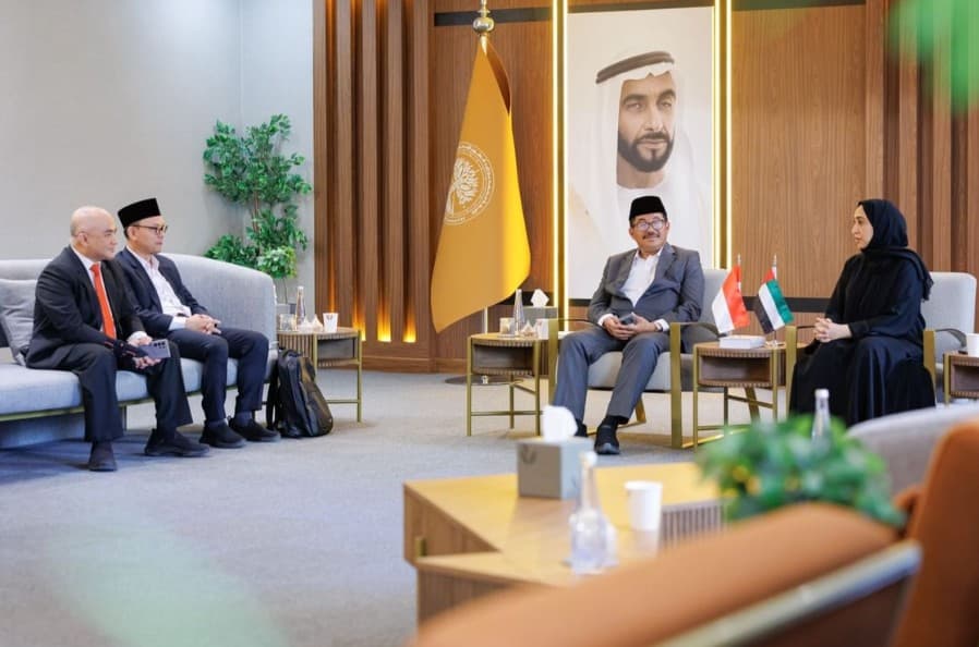 جامعتا محمد بن زايد للعلوم الإنسانية و"الشافعية الإندونيسية" تبحثان آفاق التعاون الأكاديمي
