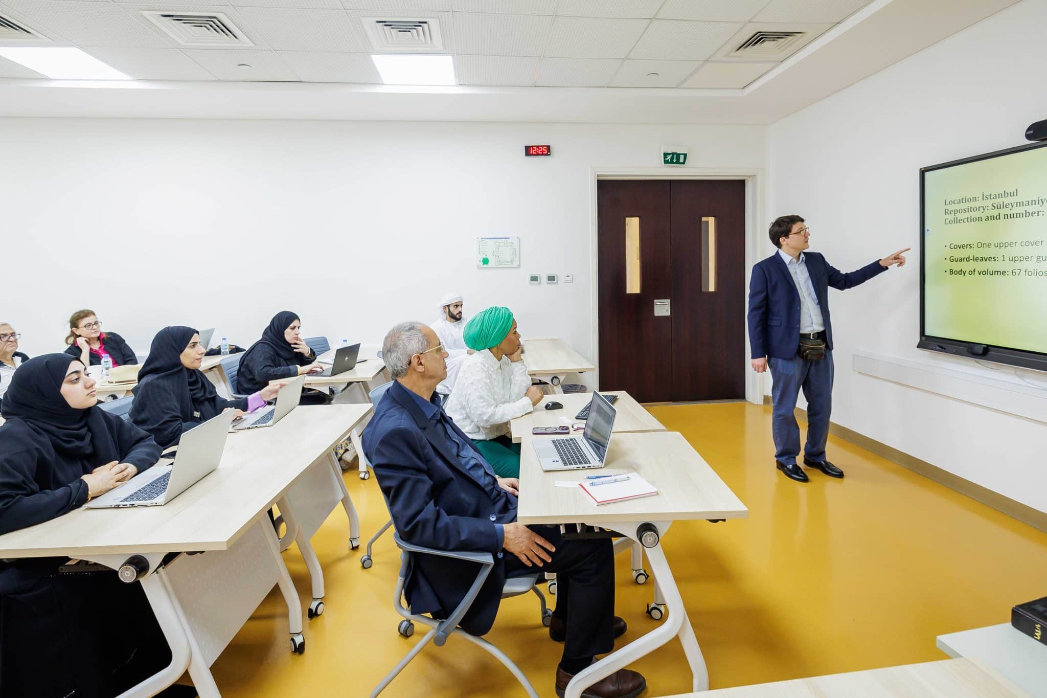 جامعة محمد بن زايد للعلوم الإنسانية تنظم الدورة الدولية لفهرسة المخطوط